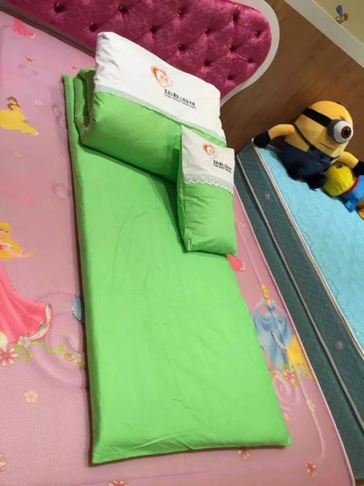 卡通幼兒園